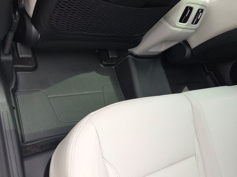 Used 2025 Hyundai Tucson Limited AWD/4WD image 19