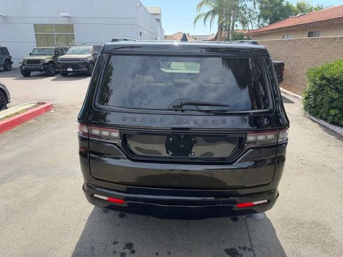 Used 2025 Jeep Grand Wagoneer Series III w/ Rear Seat Video Group 1 AWD/4WD image 14