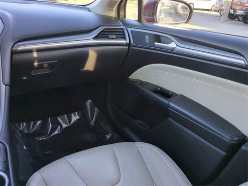 Used 2015 Ford Fusion Titanium image 16