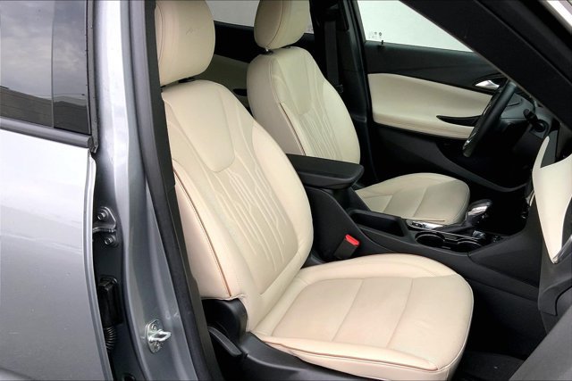 Used 2024 Buick Encore GX Avenir w/ Avenir Convenience Package AWD/4WD image 6