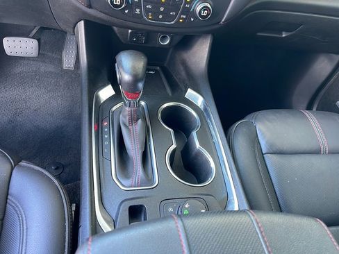 Used 2022 Chevrolet Traverse RS image 24