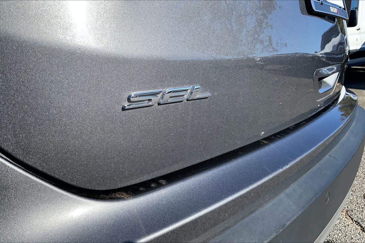 Used 2024 Ford Edge SEL AWD/4WD image 9