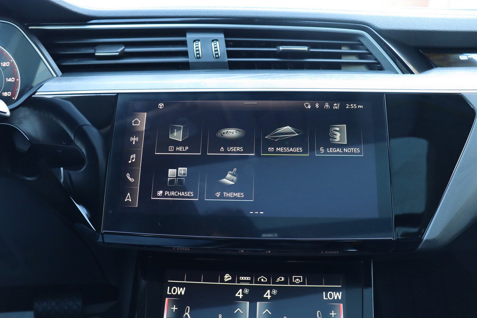 Used 2024 Audi Q8 e-tron Premium Plus AWD/4WD image 30