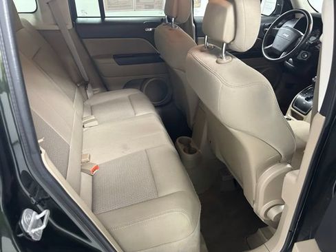 Used 2010 Jeep Patriot Latitude FWD image 12