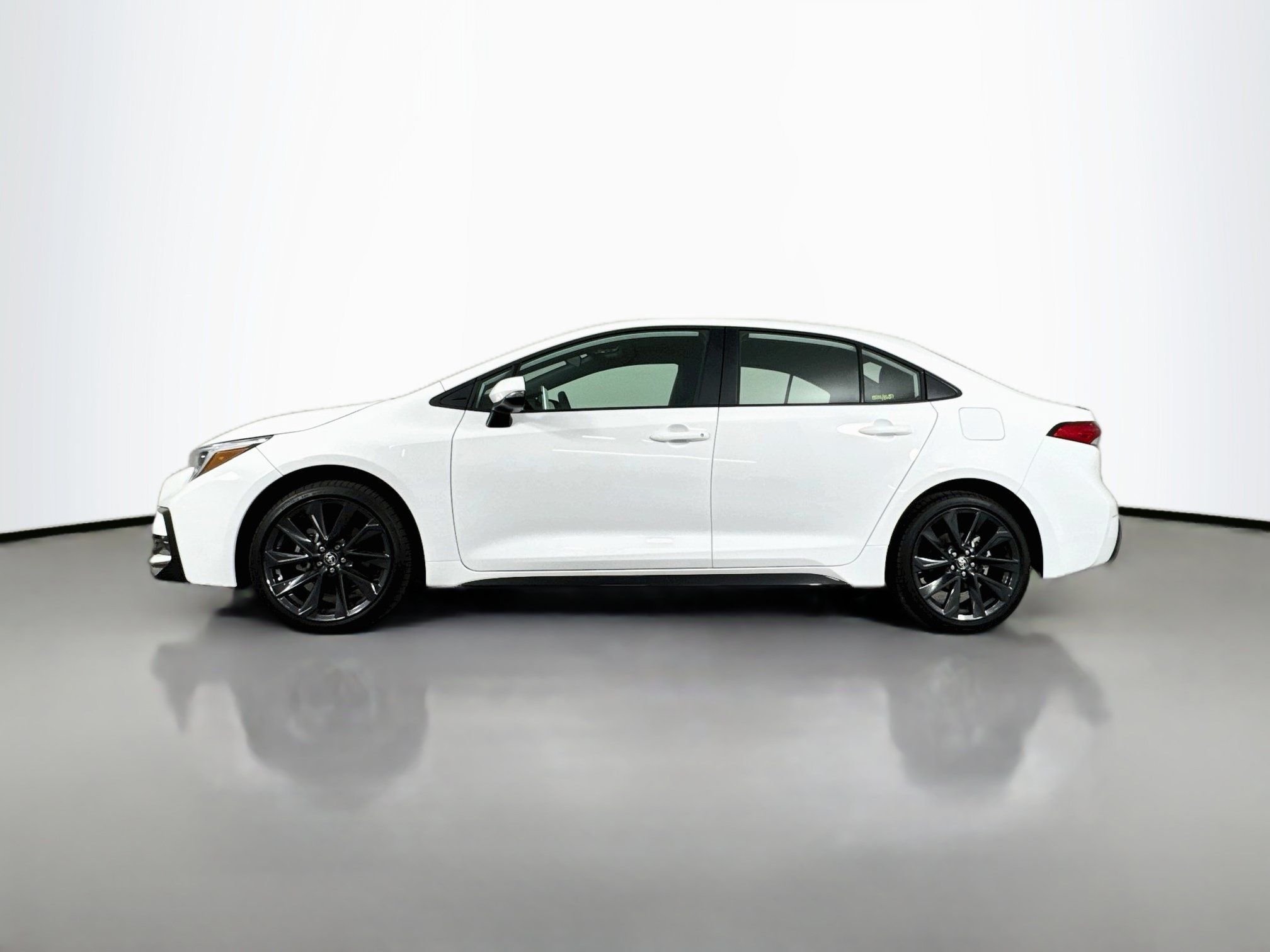 Certified 2026 Toyota Corolla SE w/ SE Package FWD image 4