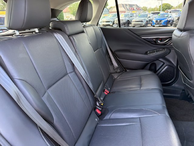 Used 2025 Subaru Outback Limited AWD/4WD image 28