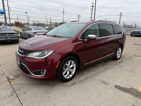 Used 2020 Chrysler Pacifica Limited image 6