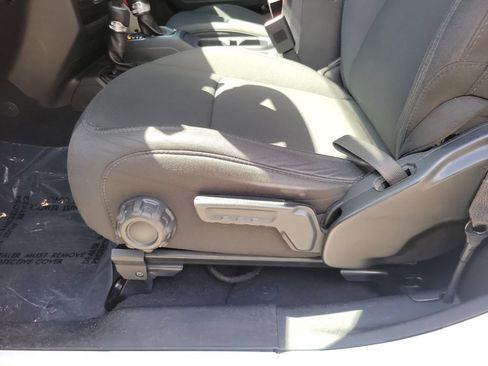 Used 2019 Jeep Wrangler Sport AWD/4WD image 8