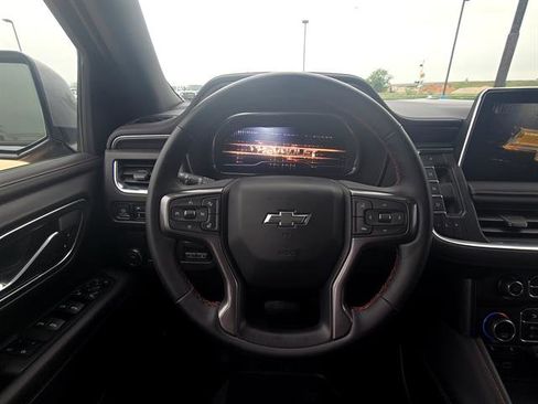 Used 2024 Chevrolet Suburban RST w/ Luxury Package RWD image 12