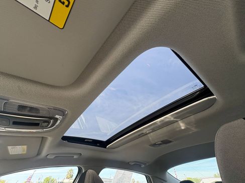 Used 2025 Hyundai Elantra SEL image 29