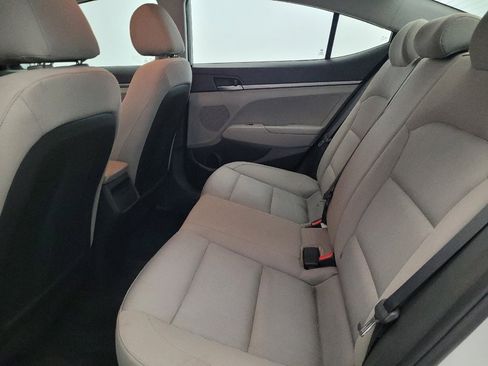 Used 2017 Hyundai Elantra SE image 18