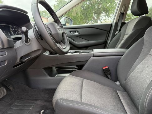 Used 2025 Nissan Rogue SV FWD image 28