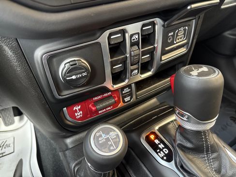 New 2026 Jeep Wrangler Unlimited Rubicon image 19