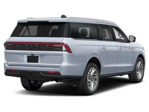 New 2026 Lincoln Navigator L Reserve AWD/4WD image 2