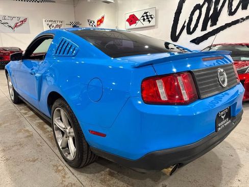 Used 2010 Ford Mustang GT RWD image 3