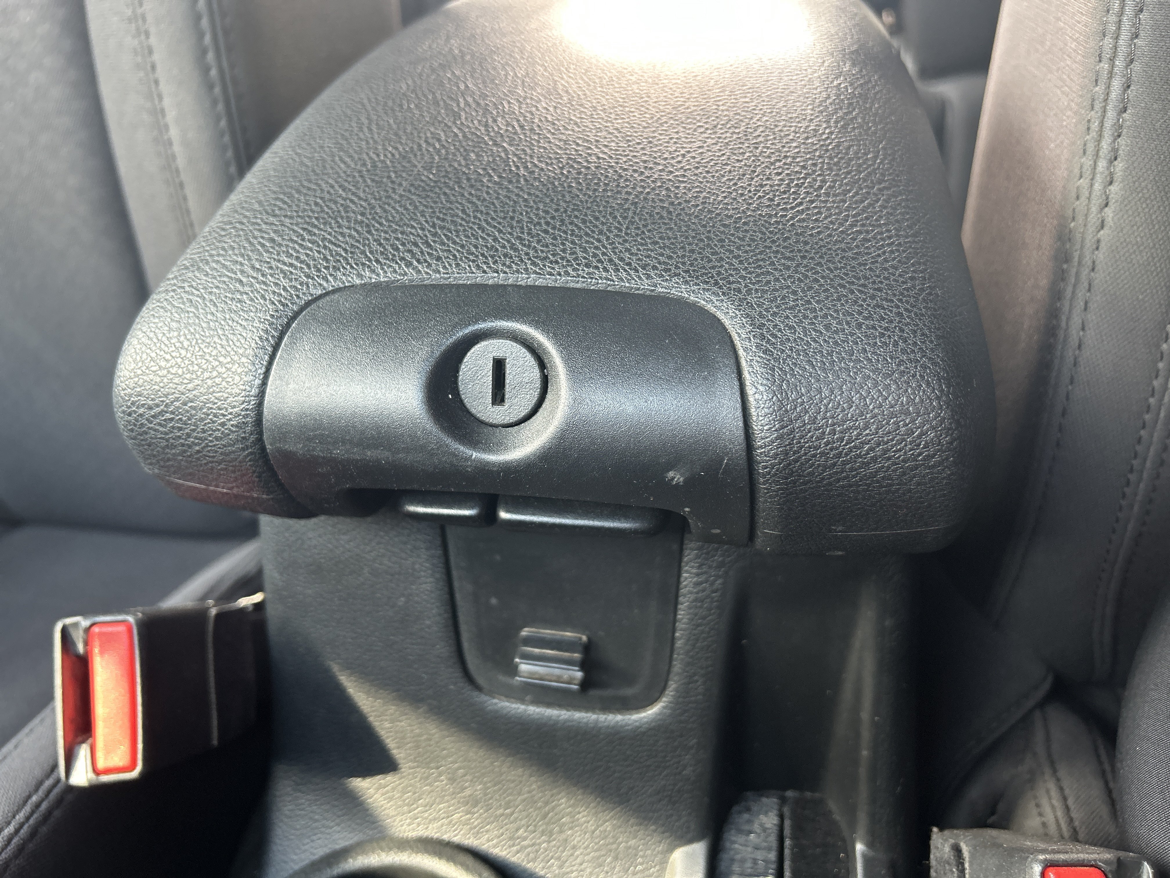 Used 2016 Jeep Wrangler Unlimited Sport w/ Connectivity Group AWD/4WD image 14