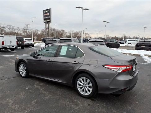 Used 2020 Toyota Camry LE w/ Convenience Package image 9