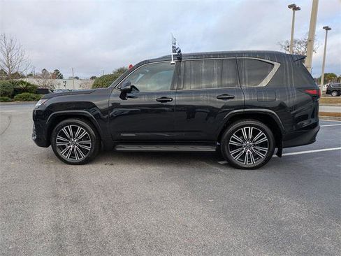 Certified 2024 Lexus LX 600 4WD w/ Appearance Package image 7