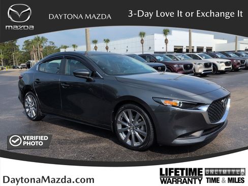 Used 2023 MAZDA MAZDA3 s FWD image 1