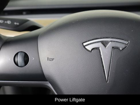 Used 2023 Tesla Model Y Performance image 8