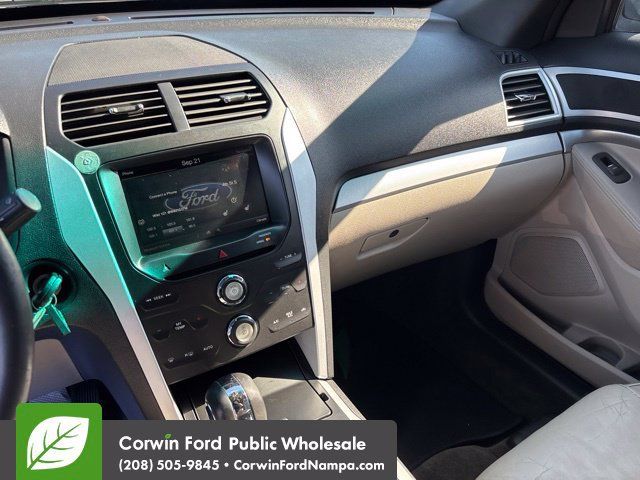 Used 2014 Ford Explorer XLT w/ Equipment Group 202A AWD/4WD image 21