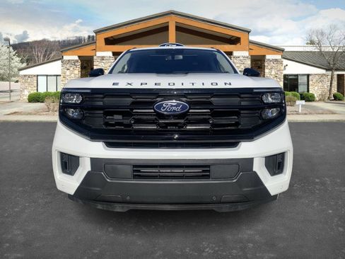 Used 2025 Ford Expedition Max Active image 2