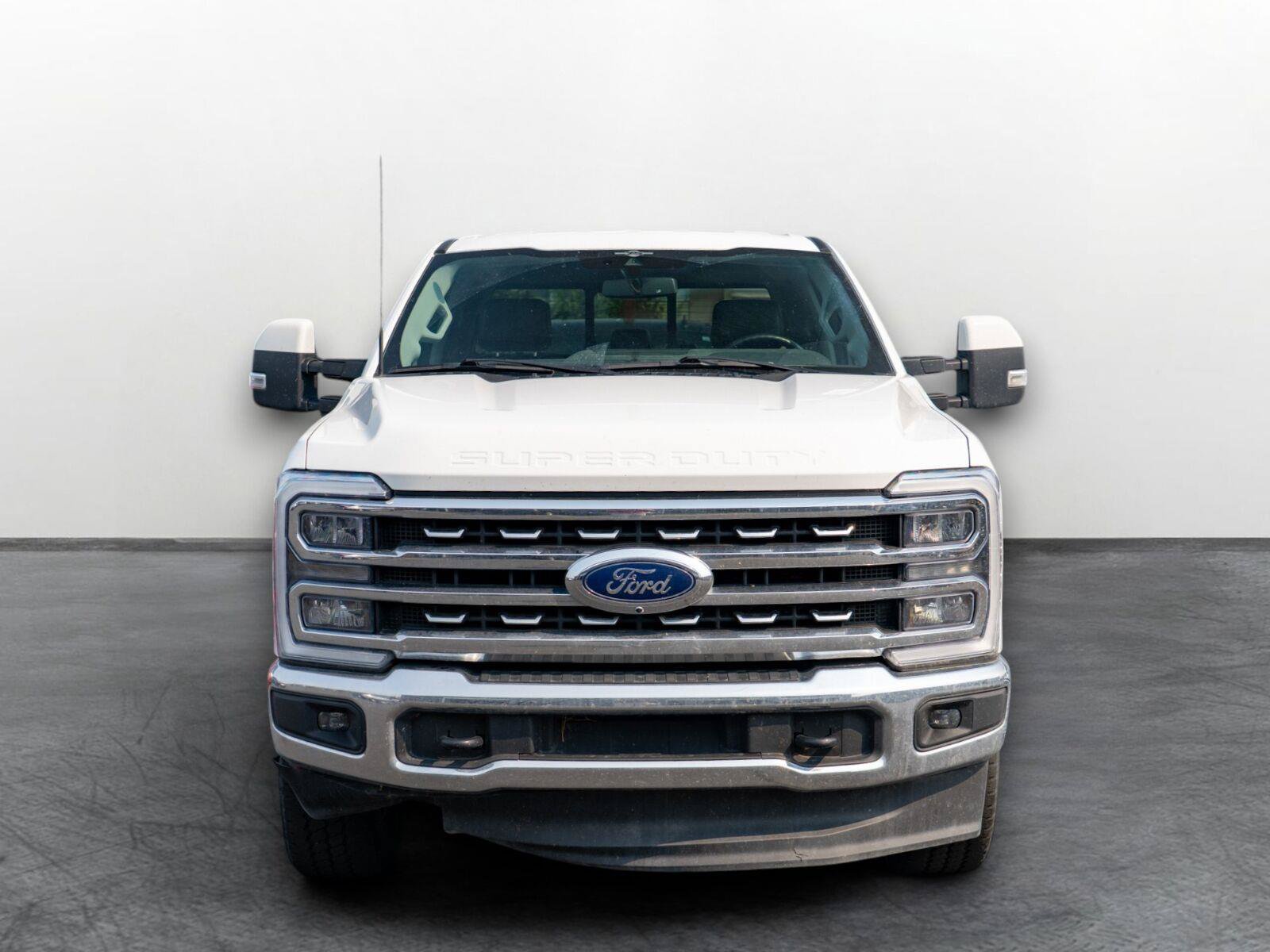 Used 2023 Ford F250 Lariat w/ FX4 Off-Road Package AWD/4WD image 2