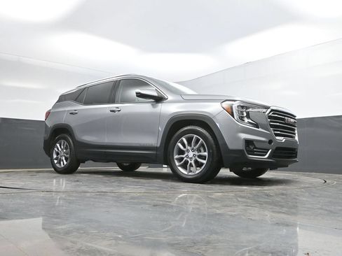 Used 2024 GMC Terrain SLT FWD image 33