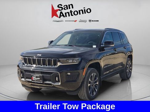 New 2025 Jeep Grand Cherokee Overland w/ Trailer Tow Package AWD/4WD image 4
