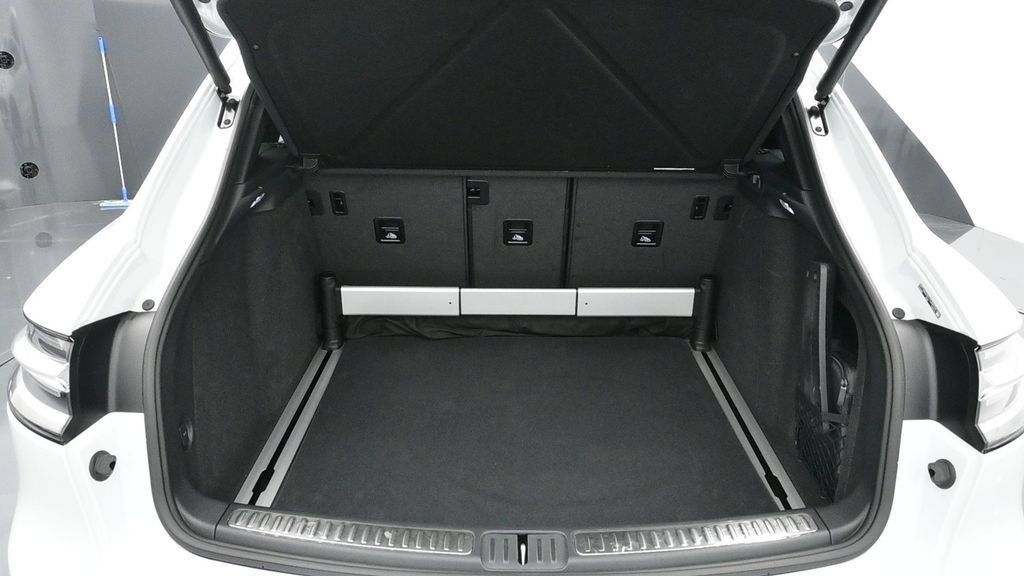 Certified 2026 Porsche Macan S AWD/4WD image 14