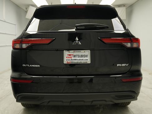 Used 2025 Mitsubishi Outlander ES image 6