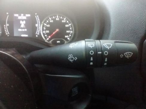 Used 2020 Jeep Renegade Latitude FWD image 25