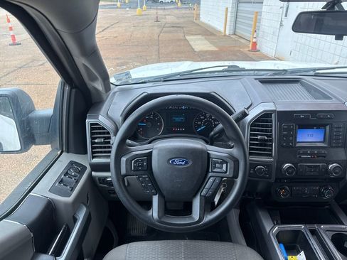 Used 2018 Ford F150 XLT image 2