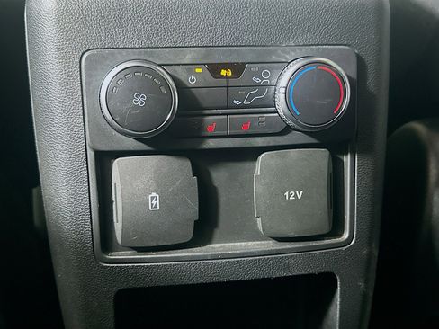 Used 2020 Ford Explorer XLT w/ Equipment Group 202A image 28