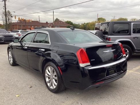 Used 2018 Chrysler 300 Limited image 4