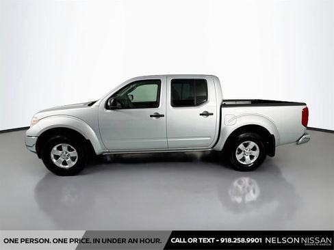 Used 2010 Nissan Frontier SE AWD/4WD image 8
