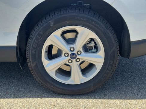 Used 2022 Ford Edge SE AWD/4WD image 5