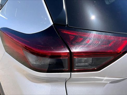 Used 2024 Nissan Rogue SV AWD/4WD image 28