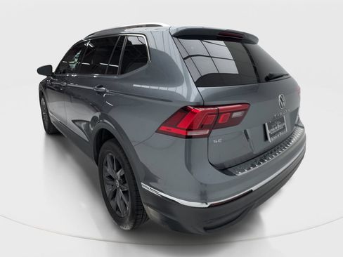Used 2022 Volkswagen Tiguan SE w/ Panoramic Sunroof Package AWD/4WD image 10