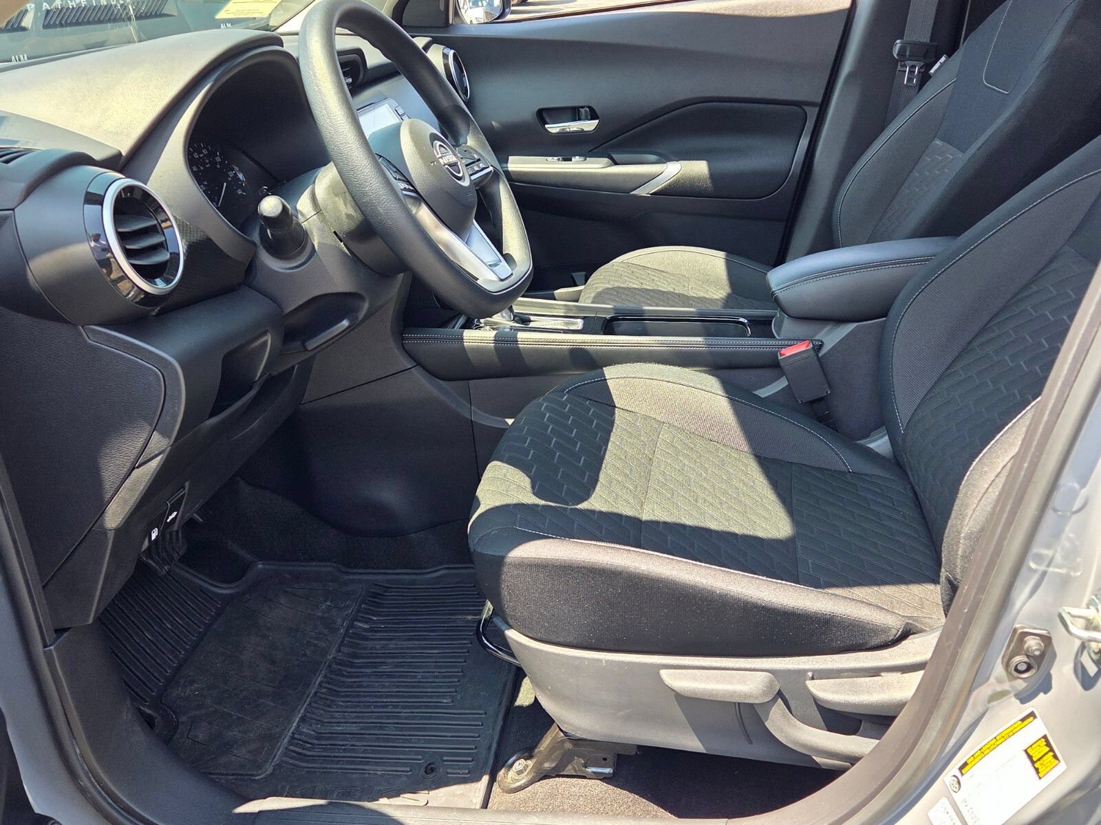 Used 2024 Nissan Kicks SV FWD image 5