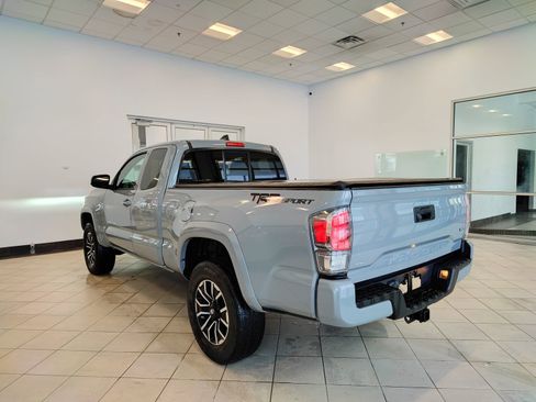 Used 2021 Toyota Tacoma TRD Sport image 5