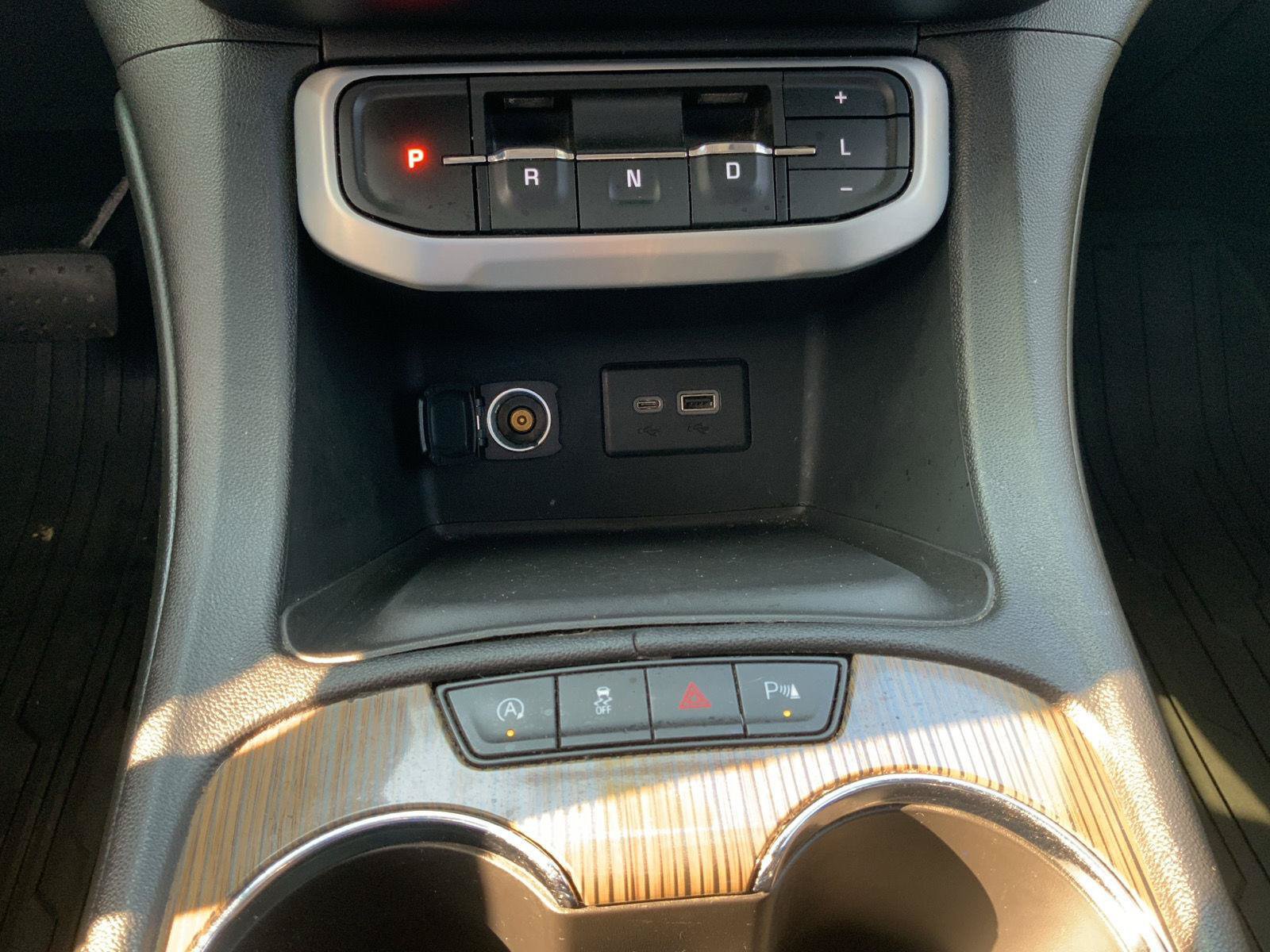 Used 2021 GMC Acadia SLE w/ Driver Convenience Package FWD image 41