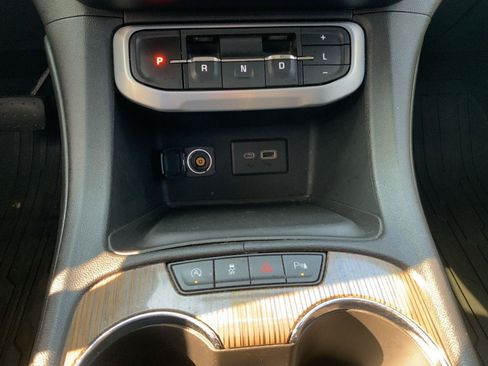 Used 2021 GMC Acadia SLE w/ Driver Convenience Package FWD image 41