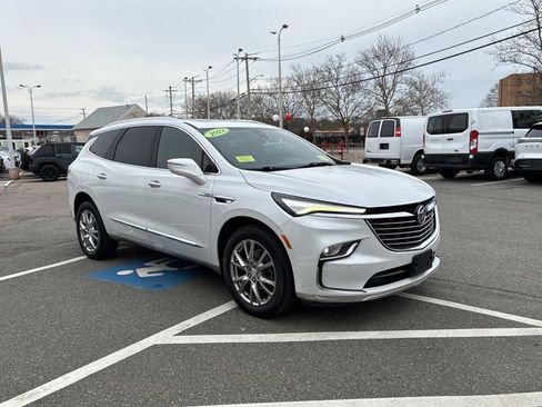 Used 2022 Buick Enclave Premium w/ Experience Buick Package image 3