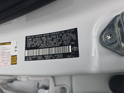 Used 2024 Toyota Prius LE FWD image 34