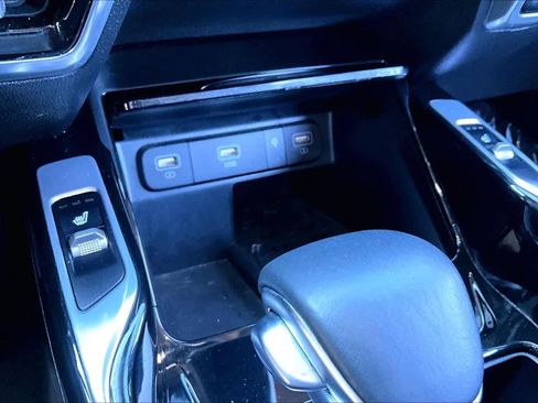 Used 2023 Kia Sorento SX image 28