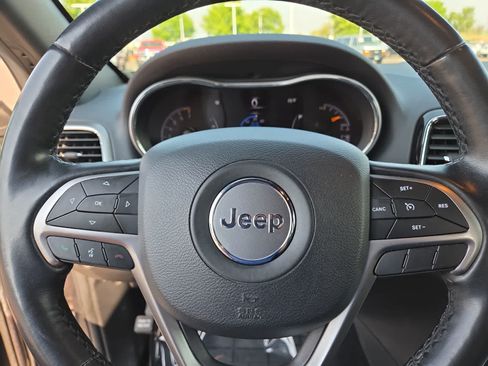 Used 2020 Jeep Grand Cherokee Laredo w/ Quick Order Package 2BN North AWD/4WD image 23