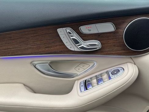 Used 2022 Mercedes-Benz GLC 300 image 11