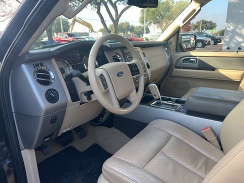 Used 2012 Ford Expedition XLT image 8