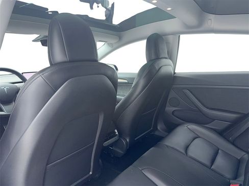 Used 2021 Tesla Model 3 Standard Range Plus image 43